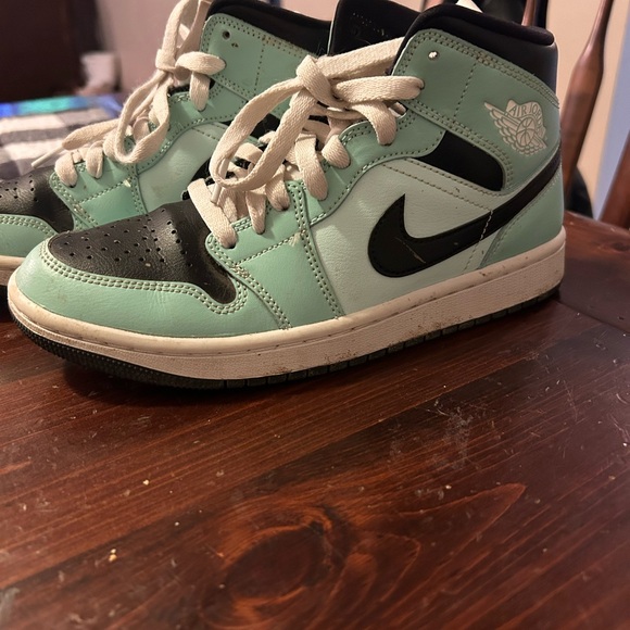 Nike Air Jordan 1 Retro Mid with Light Dew Teal Tint Aqua Blue - Picture 3 of 3